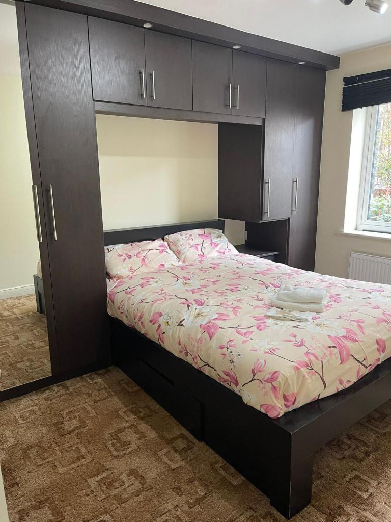 Vibrant Rooms in UXBRIDGE (Uxbridge)