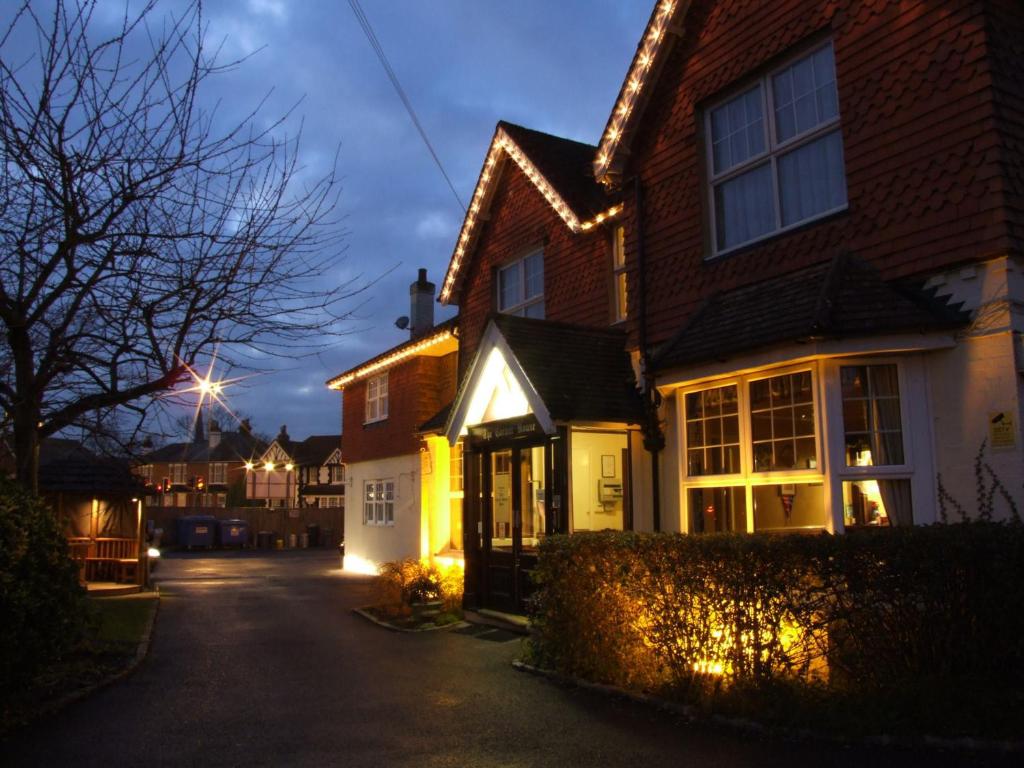 Corner House Hotel Gatwick (Horley)
