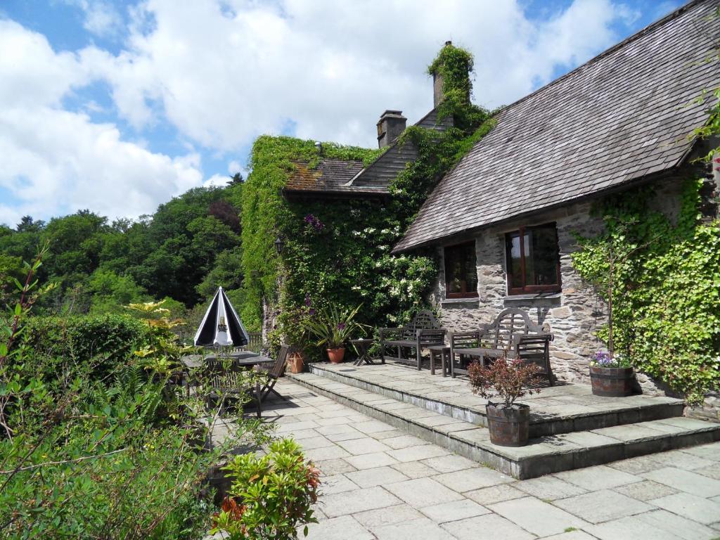 Tarr Farm Inn ( Liscombe)
