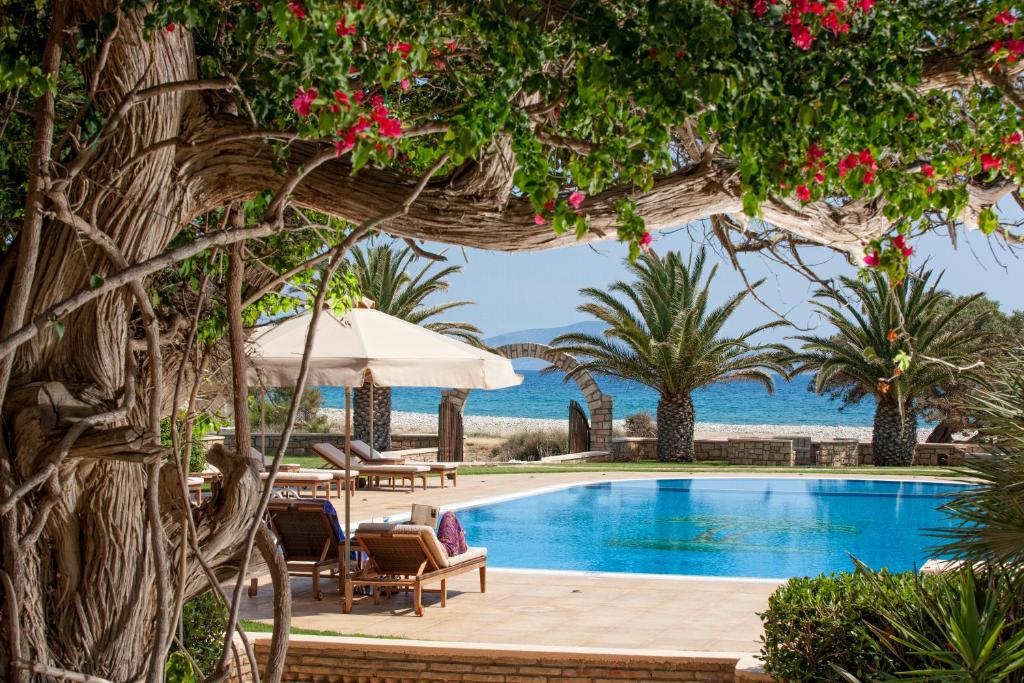 Finikas Hotel (Aliko Beach)