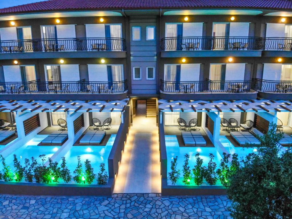 Royal Hotel and Suites (Polykhrono)