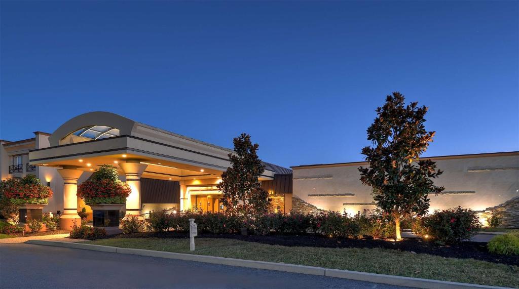 Eden Resort and Suites (Lancaster)