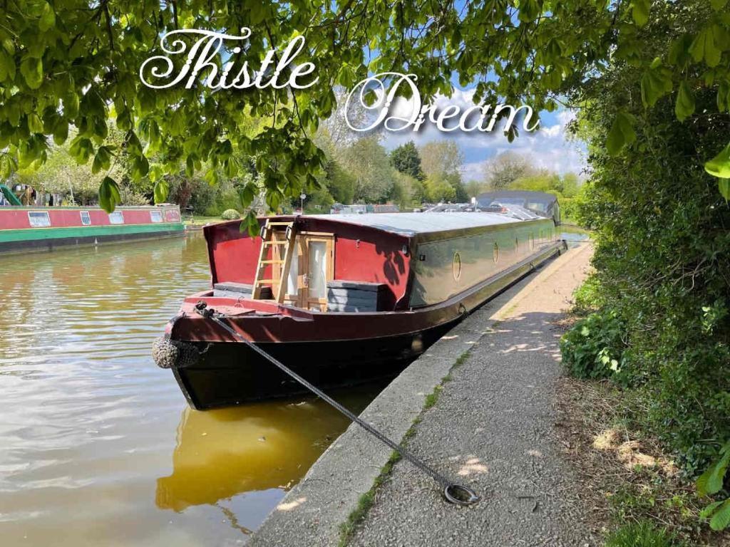 Luxury boat - The Thistle Dream (Uxbridge)