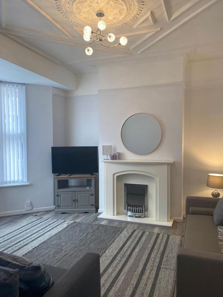 Anfield house superbly located for football/city