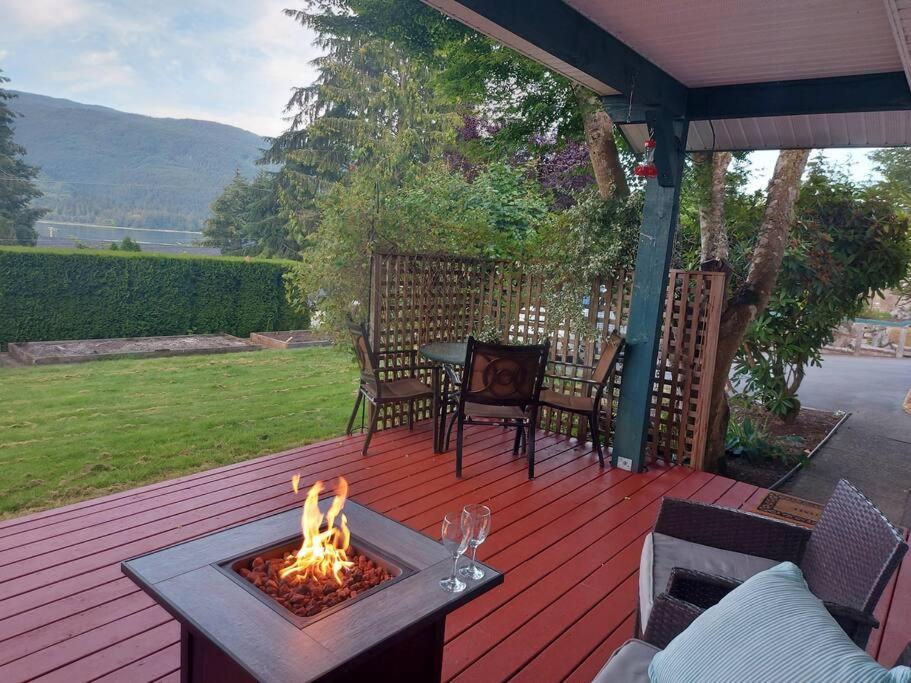 The Perfect Retreat (Sechelt)