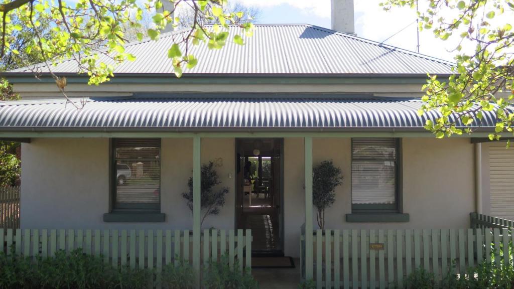 Magnolia Cottage