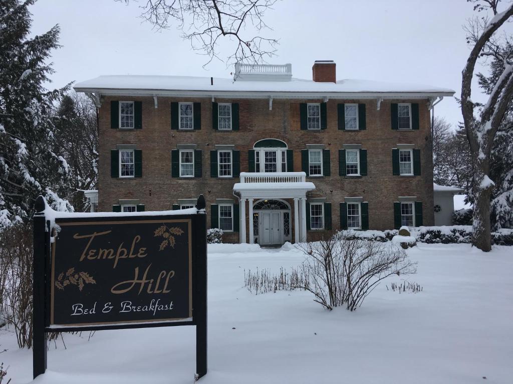 Temple Hill Bed and Breakfast (Geneseo)