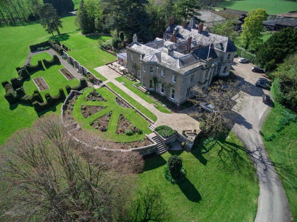 Burton Court (Dilwyn)