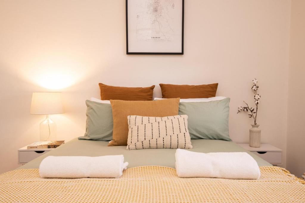 Lords Cottage Charming CBD Home