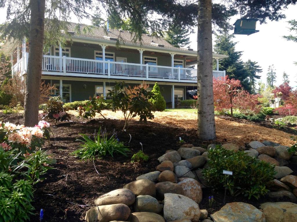 Little Bear Garden View Suites-Hummingbird (Cumberland)