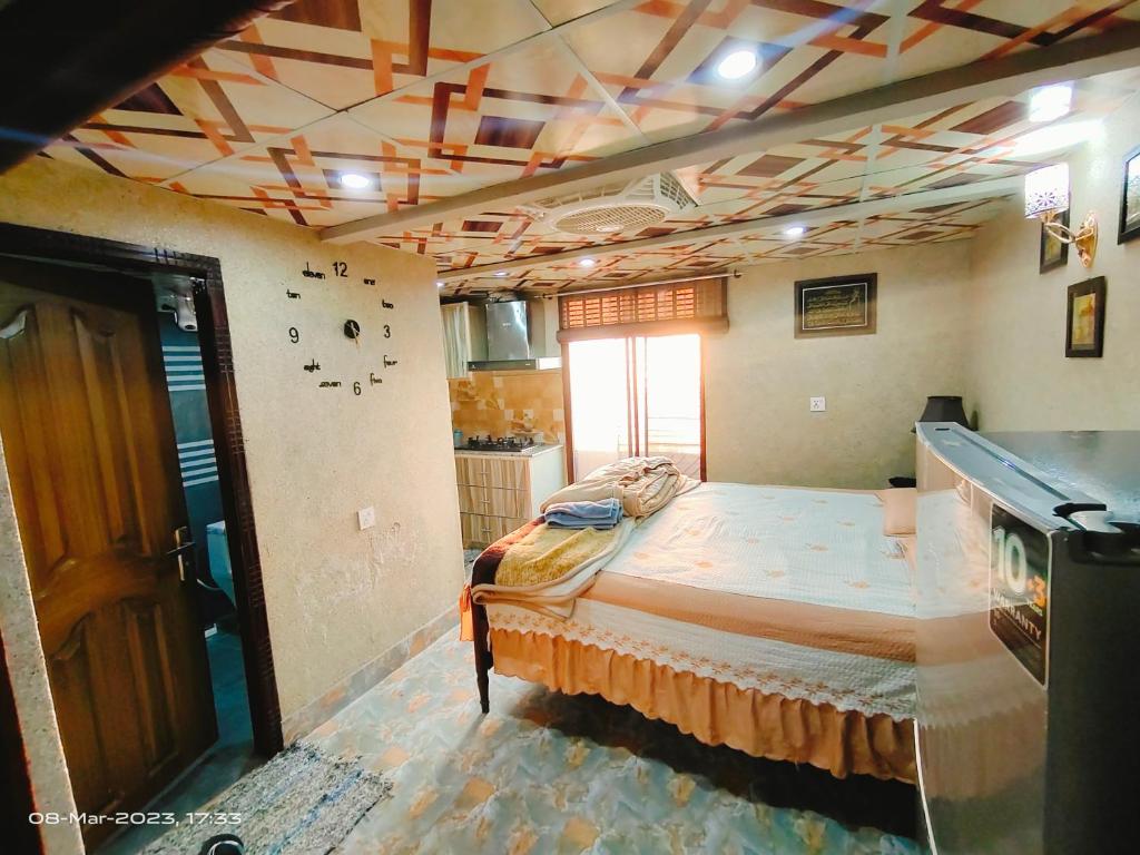 2 beds luxury Studio apartment Lahore