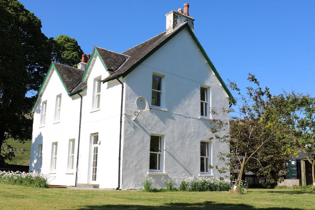 Innishewan Farmhouse (Crianlarich)