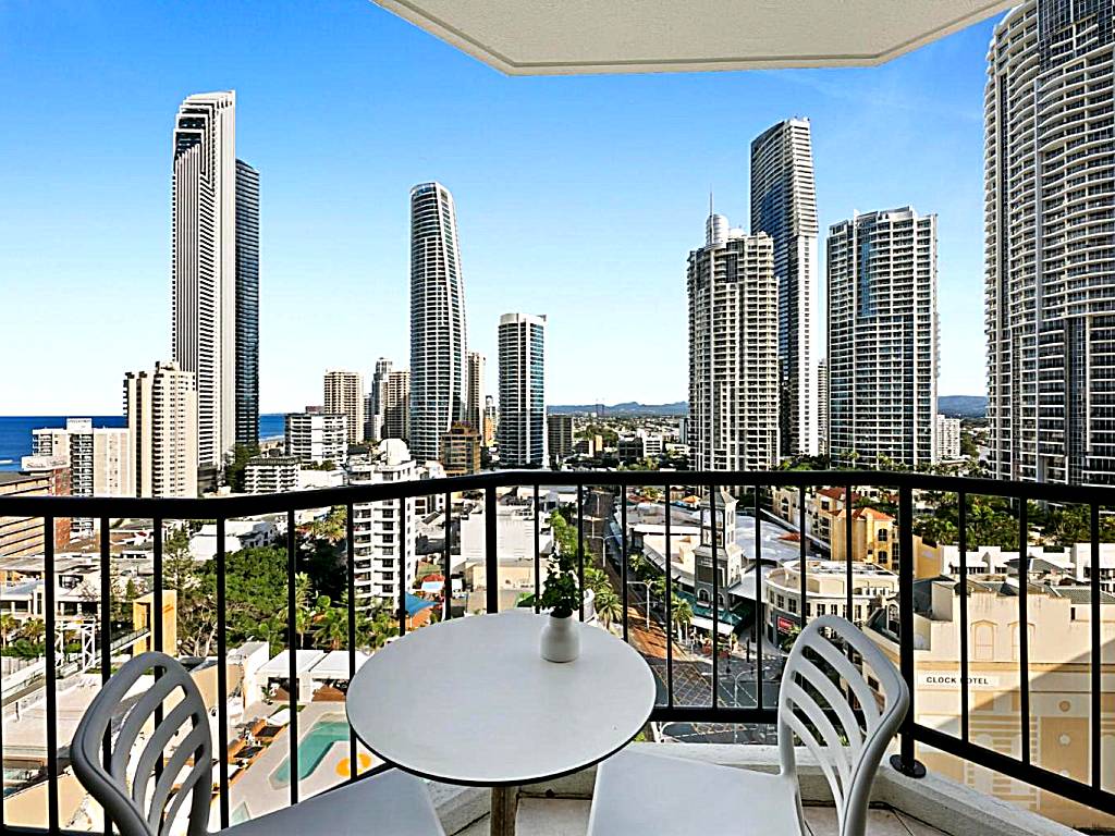 Cosy 2-Bed Central Studio Apartment With Views