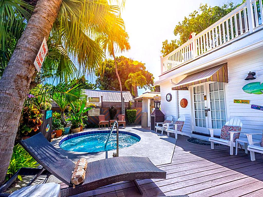 Seascape Tropical Inn