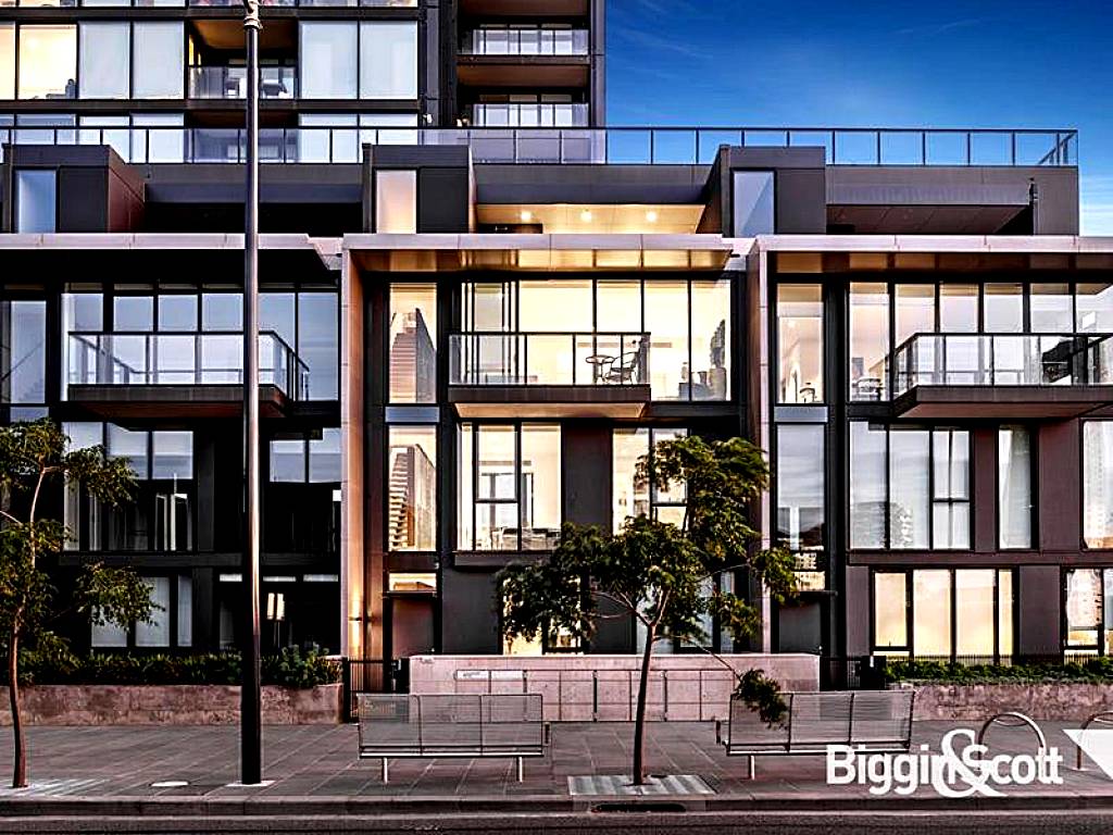 Waterfront Townhouse top two level for rent up to 8 person