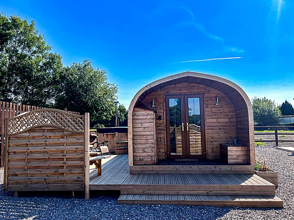 Bryn Glamping (Coychurch) 
