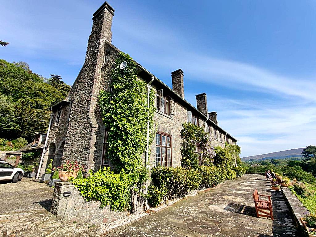Luxury Bed And Breakfast at Bossington Hall in Exmoor (Porlock)