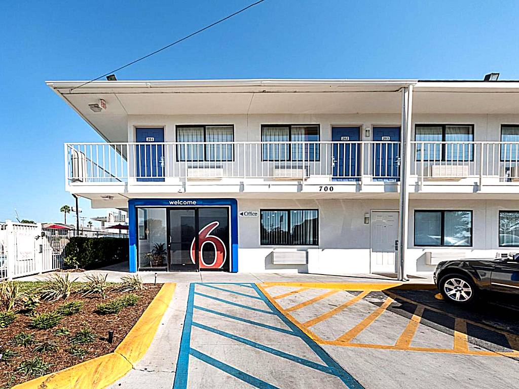 Motel 6-Mcallen