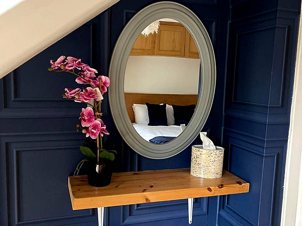 Craig House: Deluxe Double Room with Balcony