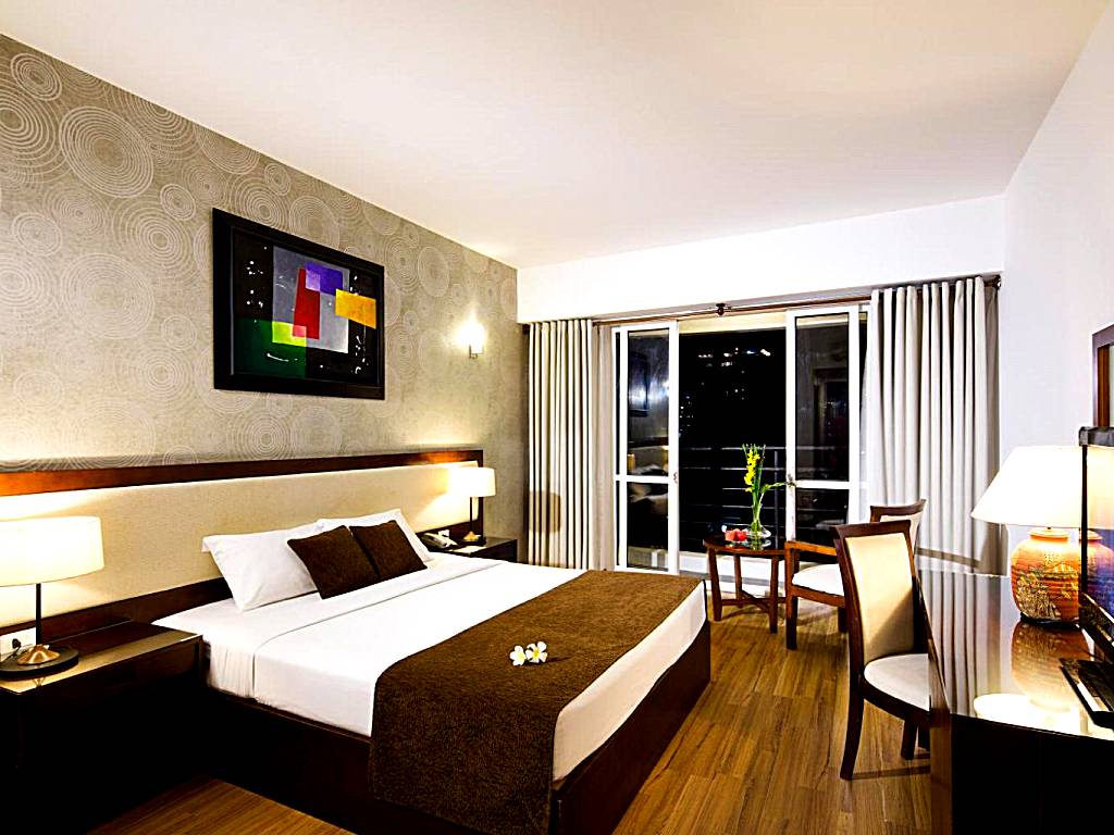 Starlet Hotel: Senior Deluxe Double or Twin Room with Balcony