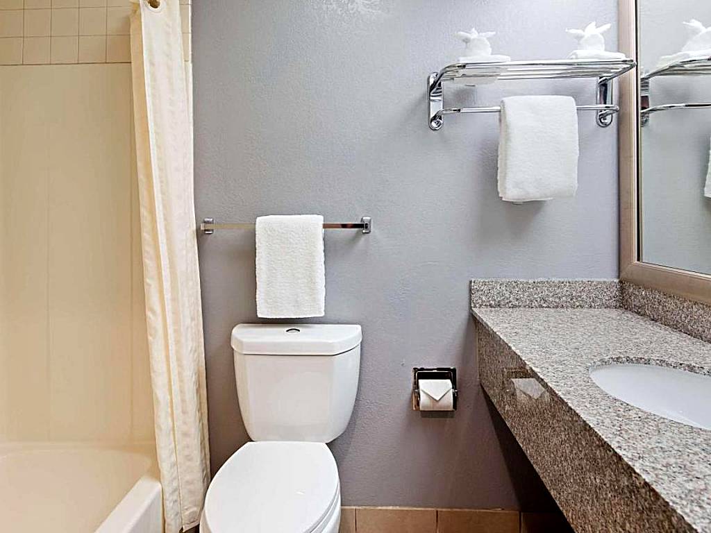 Best Western Augusta West: King Suite with Spa Bath (Augusta)