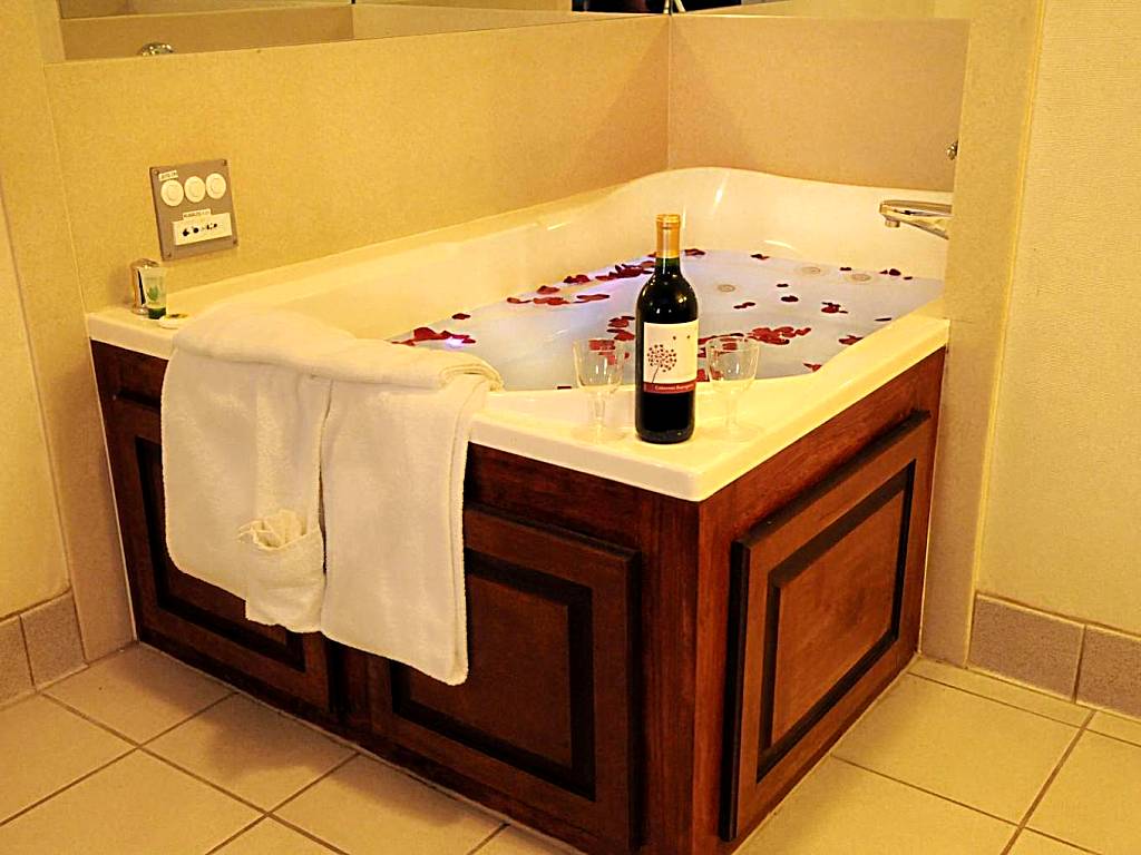 Country Inn Ontario: King Room with Spa Bath