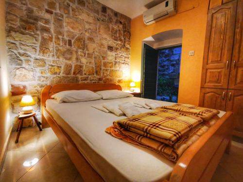 Old Town Homestel (Kotor)