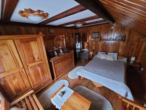 RUSTIC HOSTEL VIDRA (Vidra)