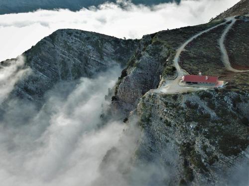 KALERGI LODGE - 4wd access (Omalós)