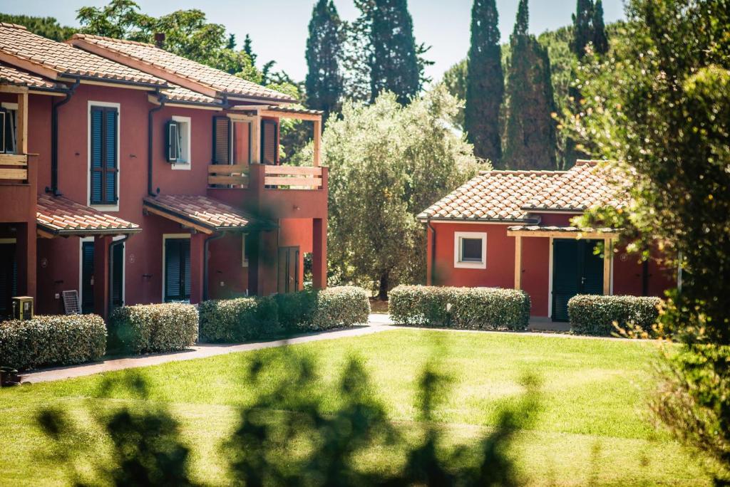 Residence with private beach in Albinia, just 100 meters from the sea
