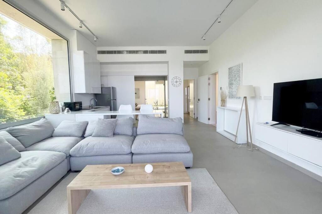 Amchit Bay Beach Residences 1BR w Private Pool