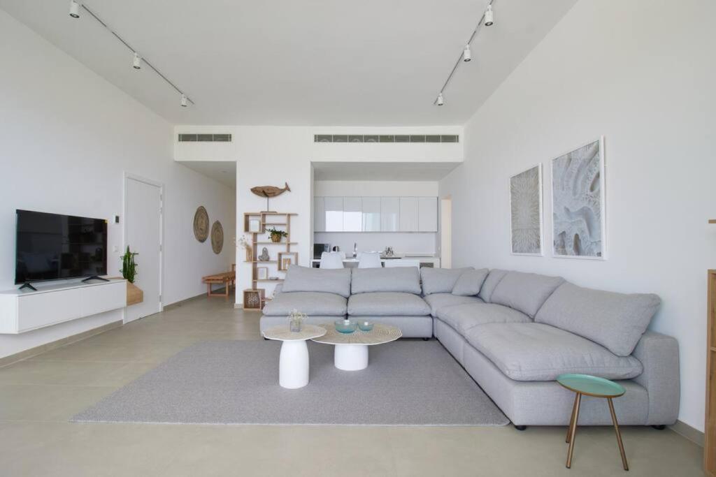 Amchit Bay Beach Residences 2BR w Private Pool