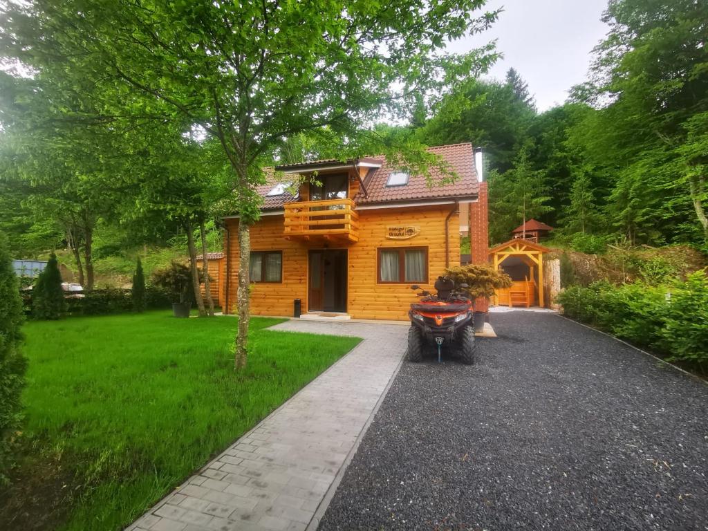 Bear's Lair Chalet