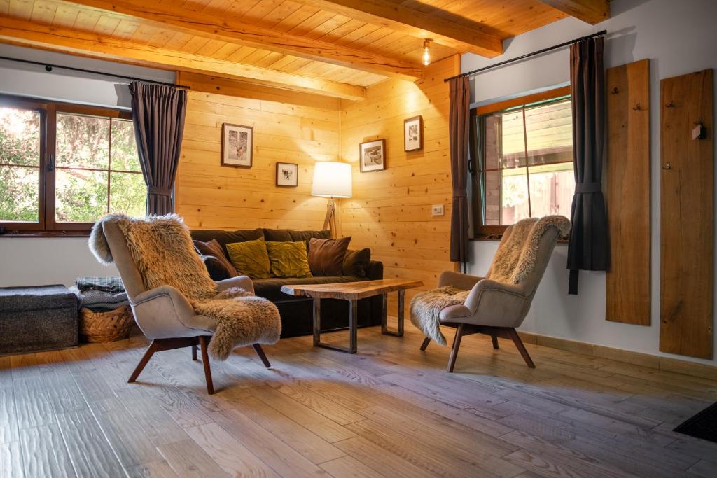 La Brazi - by 663A Mountain Chalet