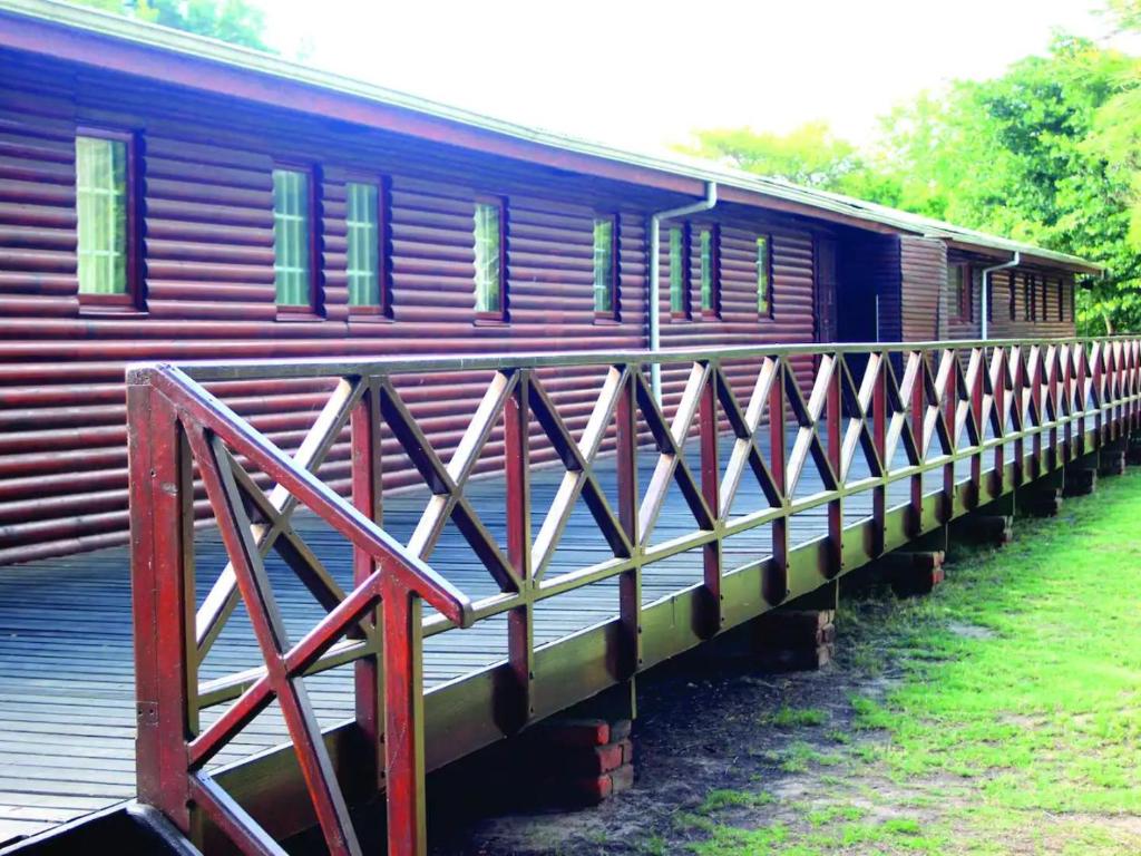 Blue Mountain Farm Lodge, Farm & Dam House