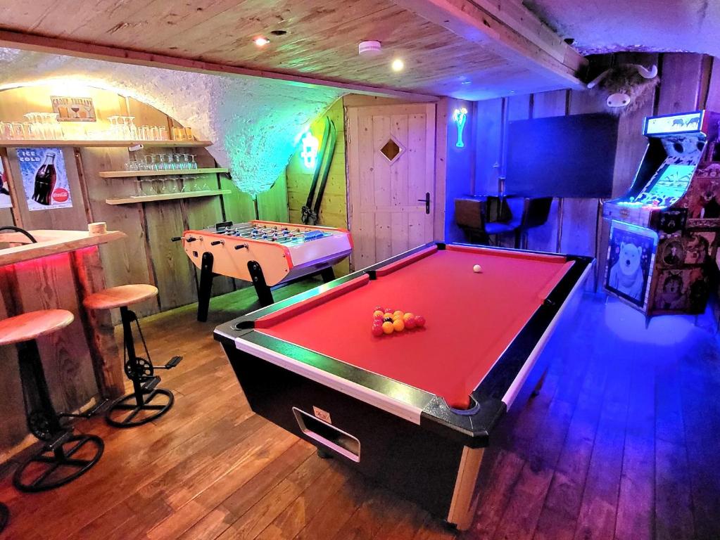 Cosy Lodge au pied de l'Alpe D'Huez SKi et Détente Jacuzzi Piscine Sauna Bar Billard