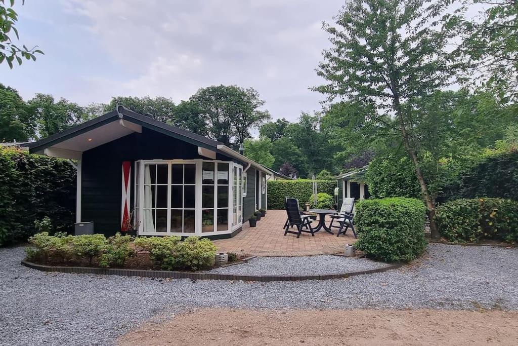 Fijn chalet met grote tuin op de Veluwe