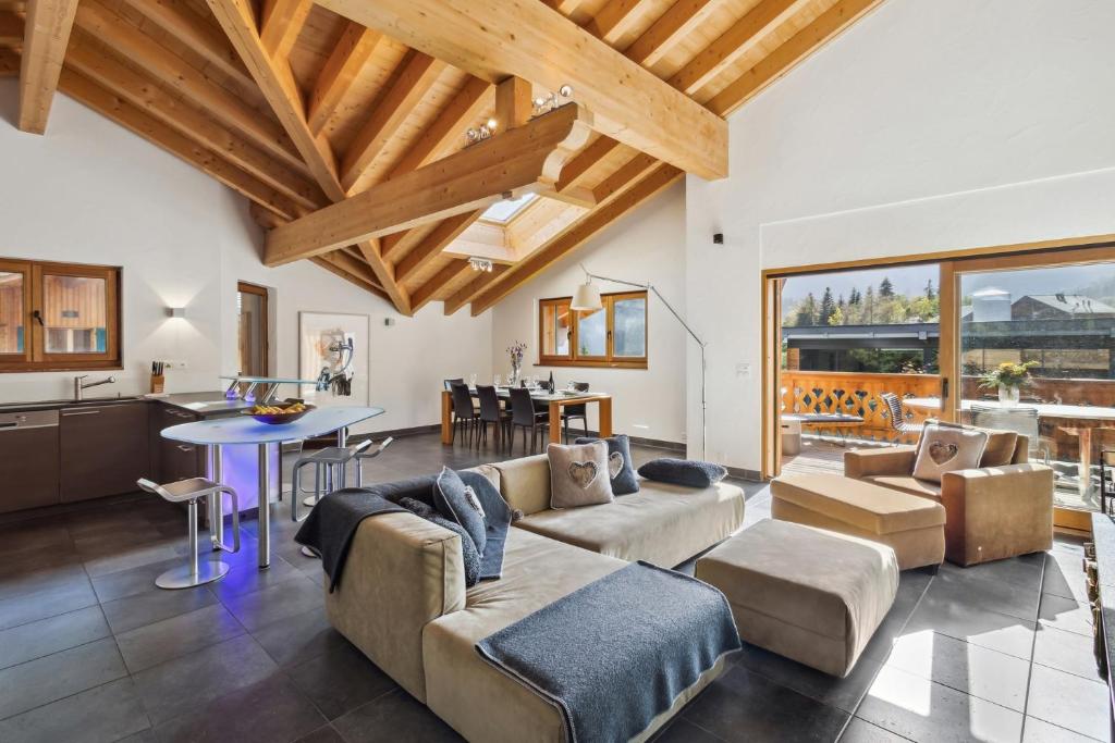 The Lodge by Mrs Miggins | contactless check-in