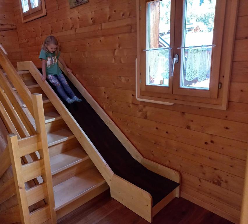 Chalet Regenbogen Leukerbad mit Indoorrutschbahn