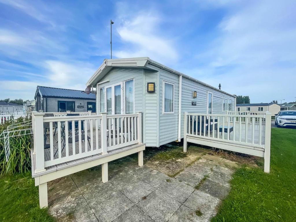 Stunning Dog Friendly Caravan At Manor Park, Hunstanton In Norfolk Ref 23188k
