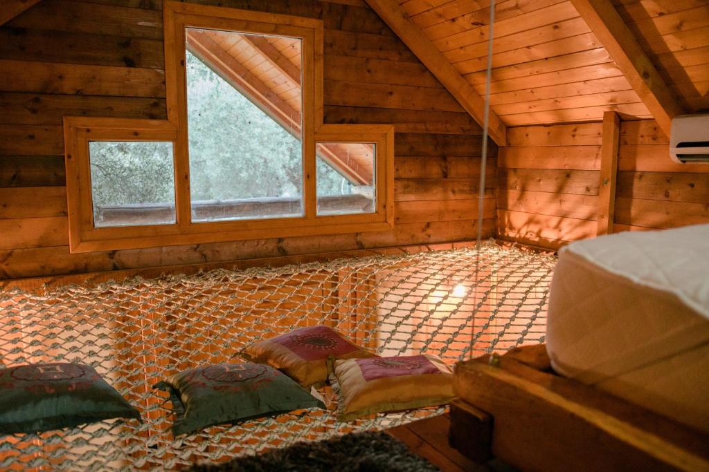 Mavric Cabin