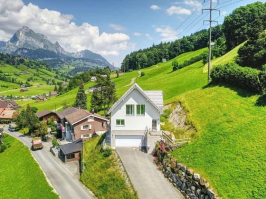 New Chalet with breathtaking views!
