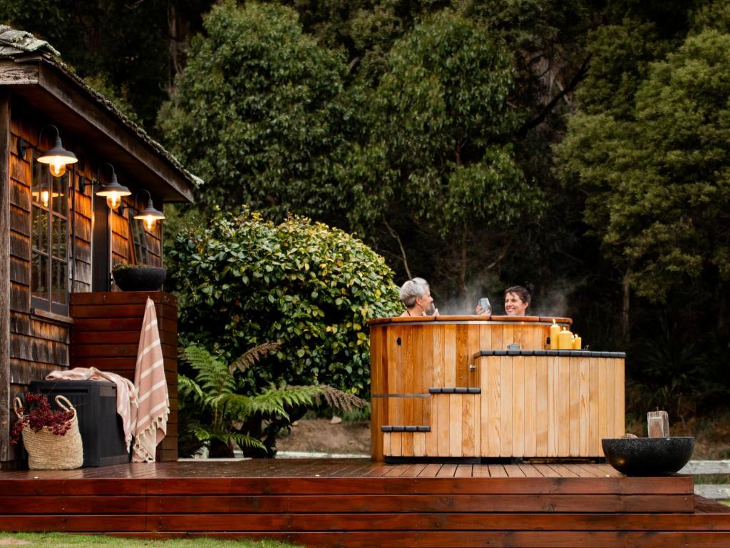 Cedar Cottage Meander