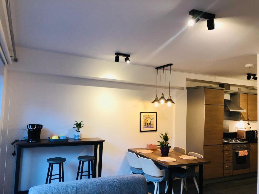 Apartment 2 bath free parking