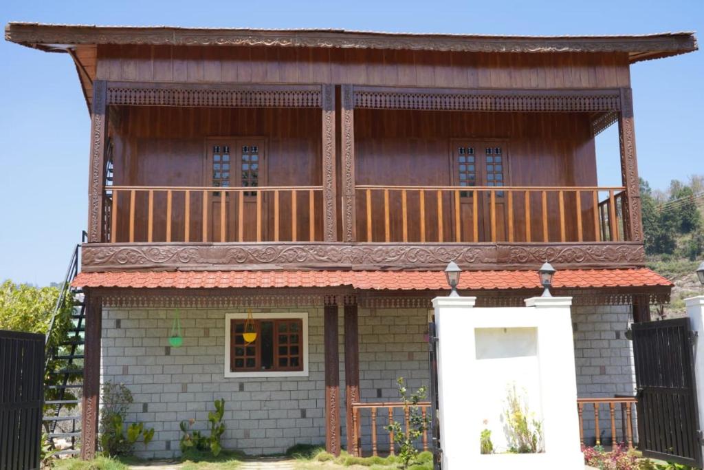 Kee2 Wood House