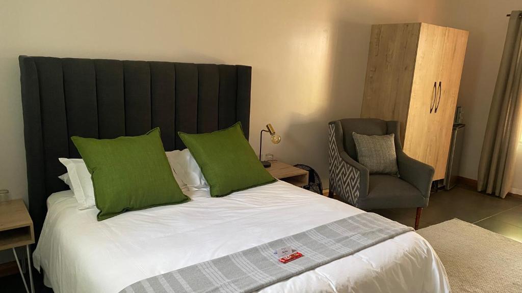The Chameleon Stay @107