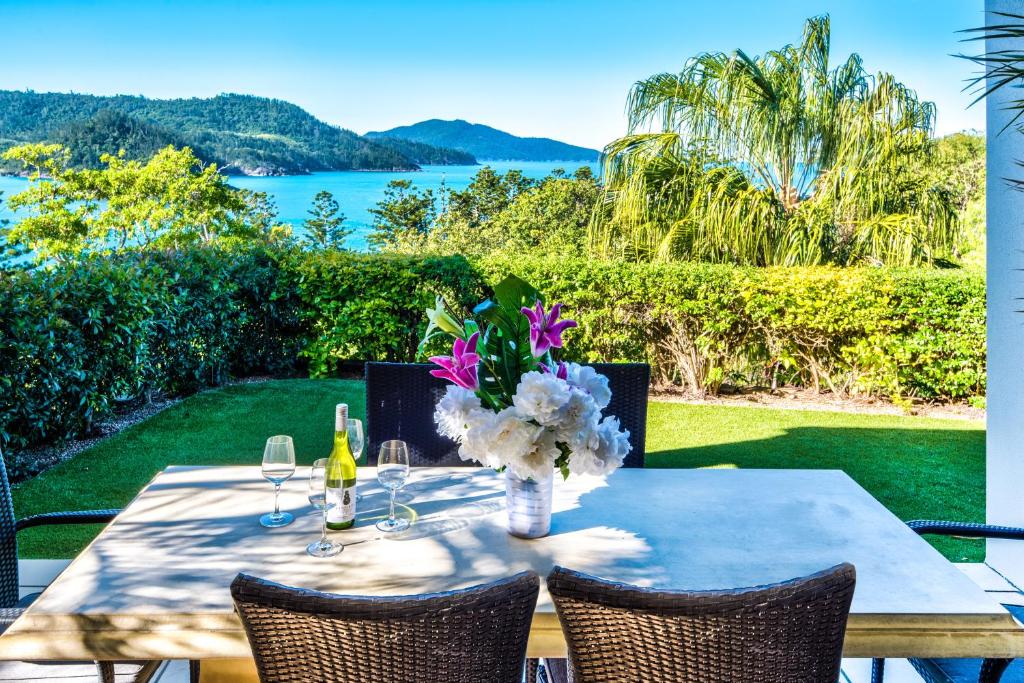 La Bella Waters 5 Oceanview Private Garden BBQ Buggy