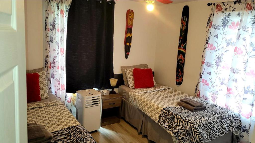 Quiet cozy apartment next to highway wifi+netflix