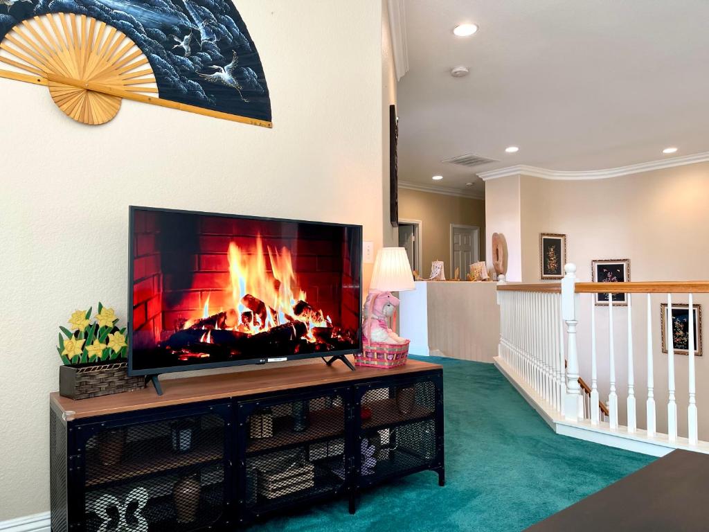 Homeinn - Luxe Residence Near Victoria Mall & Mills