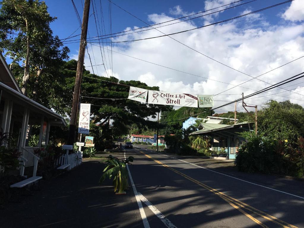 Holualoa bungalow 1